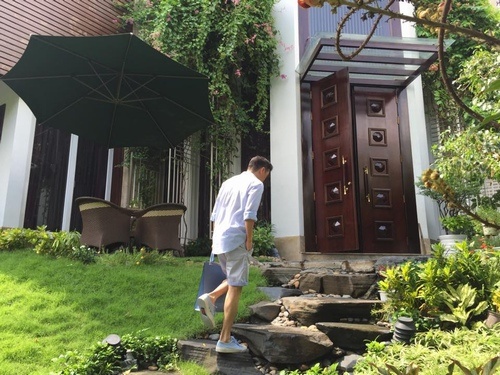 Đàm Vĩnh Hưng, nỗi bất hạnh gia đình của sao Việt ảnh 2 Dam Vinh Hung, noi bat hanh gia dinh cua sao Viet anh 2