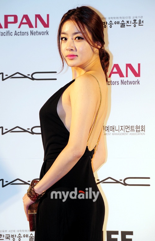 Hyun Bin xac nhan yeu Kang Sora anh 2