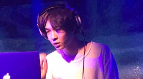 Ca si than tuong Han Quoc xuong doc, phai choi DJ o bar hinh anh
