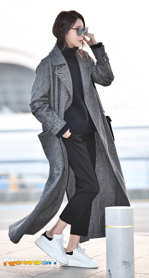 Nguoi dep Han dien do den cuc chat ngay dong anh 10