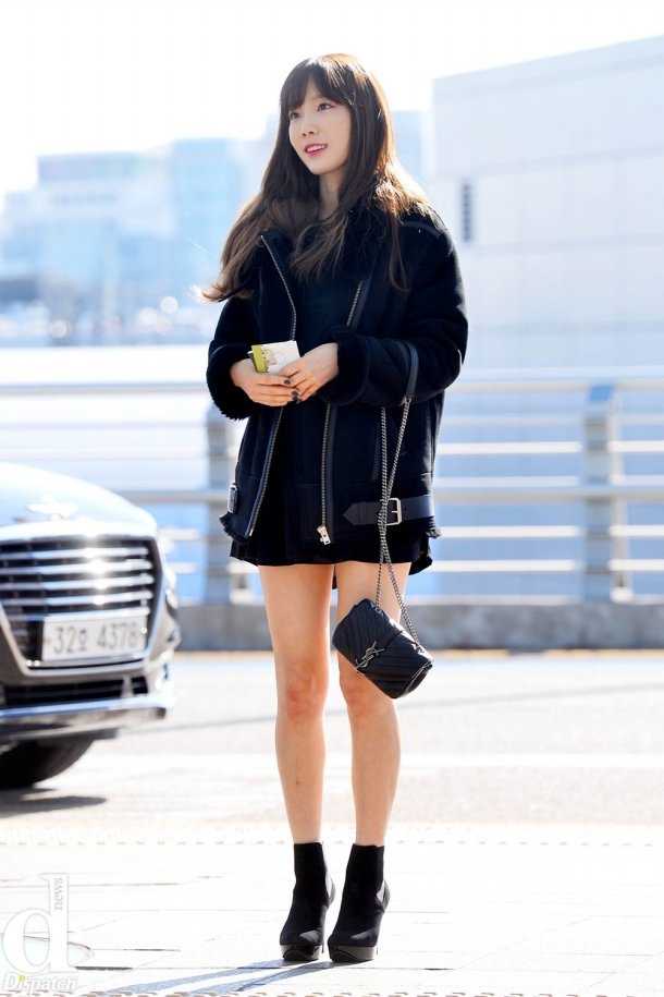 Nguoi dep Han dien do den cuc chat ngay dong anh 1