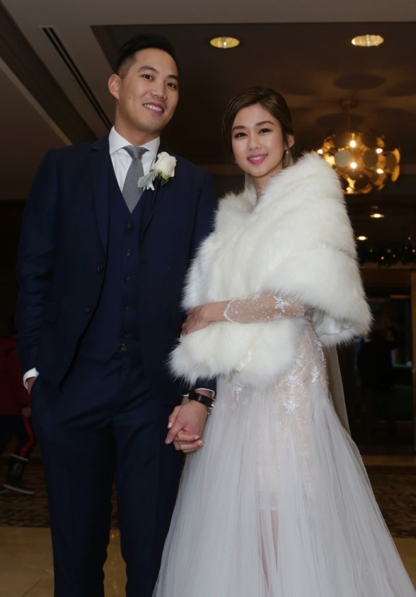 Hoa hau Hong Kong ket hon voi ban trai lau nam anh 6