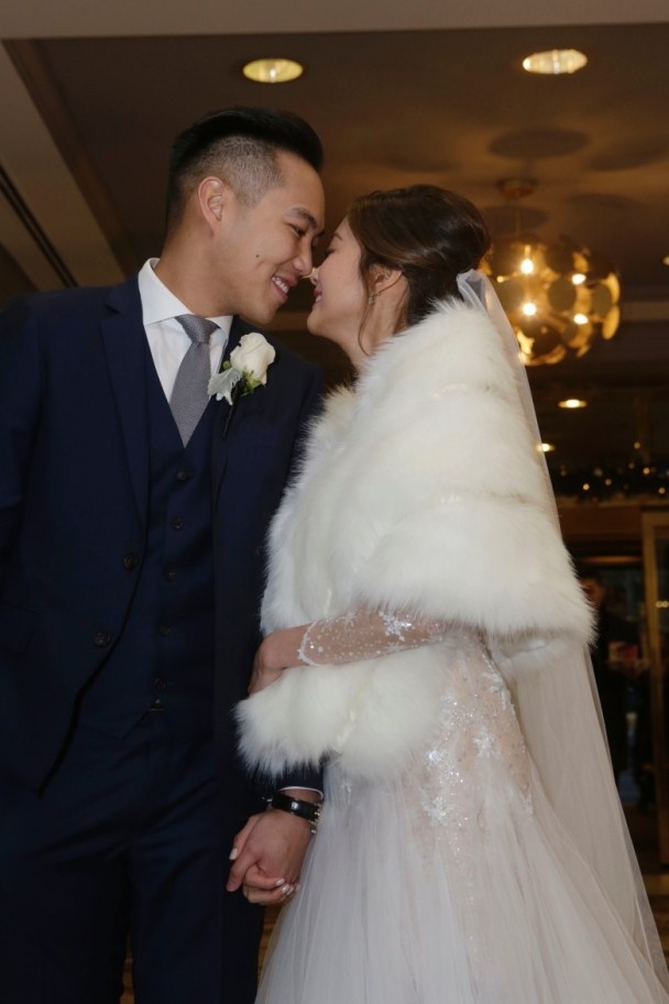 Hoa hau Hong Kong ket hon voi ban trai lau nam anh 7