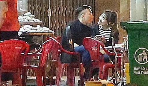 Tran Thanh va Hari Won di an quan via he luc nua dem hinh anh