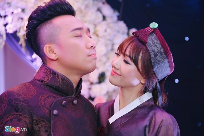 Vo chong Tran Thanh di choi toi 7h sang trong dem tan hon hinh anh