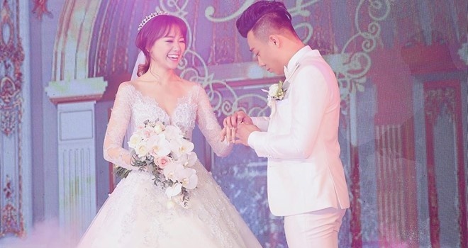 Tran Thanh hat 'Anh nang cua anh' tang Hari Won anh 1