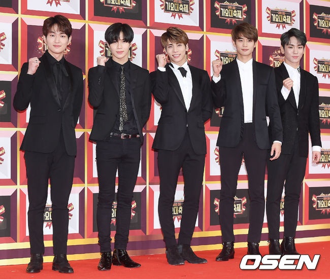 Sao Kpop nổi bật trên thảm đỏ  ảnh 10 Sao Kpop noi bat tren tham do anh 10