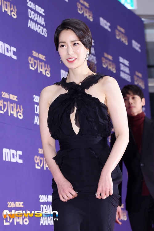 Vo chong sao Giay thuy tinh tinh cam tren tham do anh 8