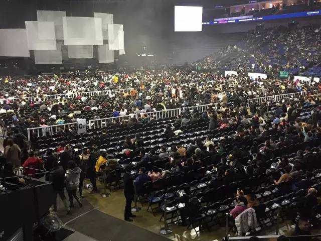 Dem nhac Vuong Phi gay tranh cai anh 2