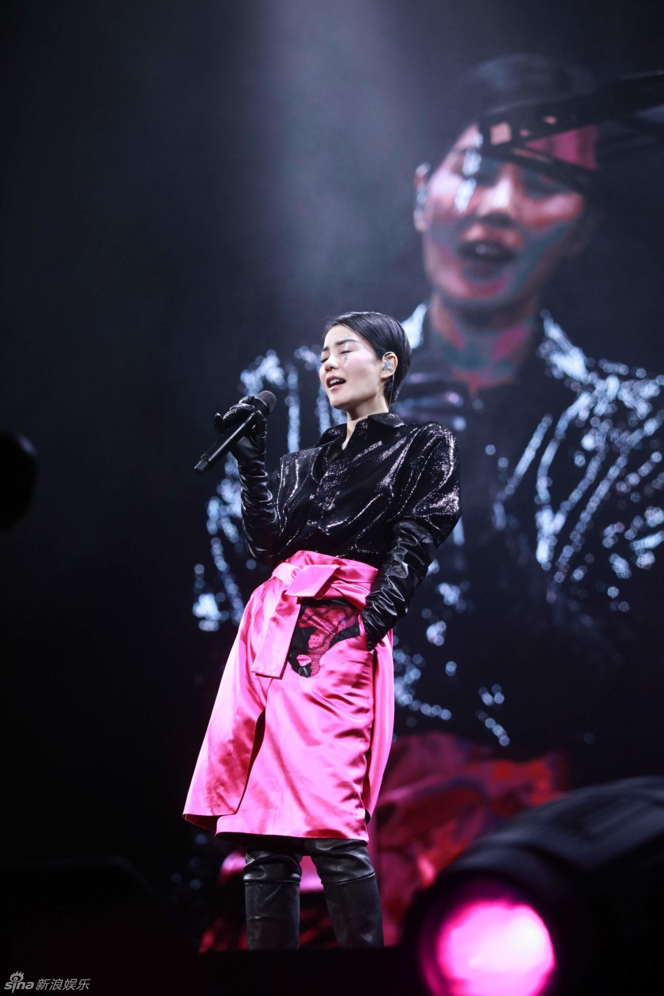 Dem nhac Vuong Phi gay tranh cai anh 6