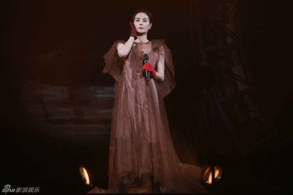 Dem nhac Vuong Phi gay tranh cai anh 4