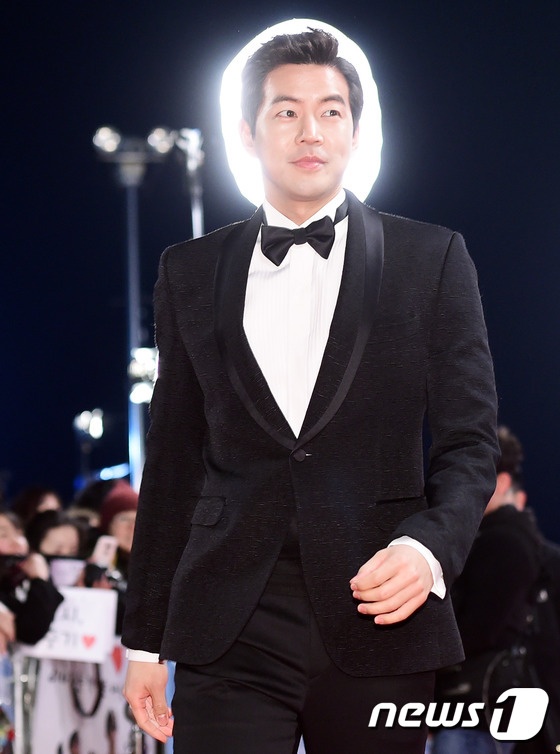 Song Joong Ki va Song Hye Kyo tren tham do anh 13