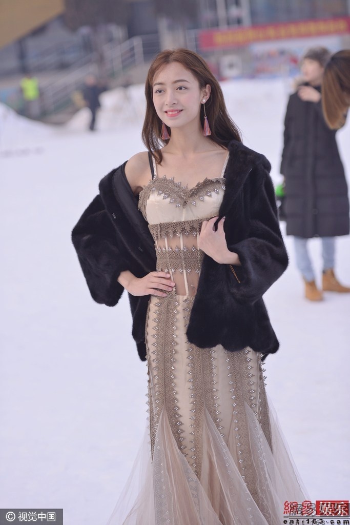 Hoa hau Du lich Te Nam anh 2