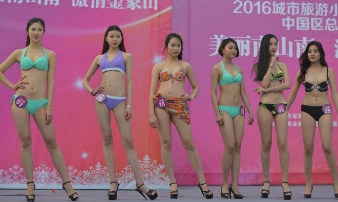 Thí sinh hoa hậu mặc bikini giữa trời tuyết ảnh 6 Thi sinh hoa hau mac bikini giua troi tuyet anh 6