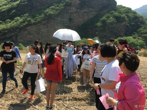 Angelababy mang thai van cuoi ngua anh 5