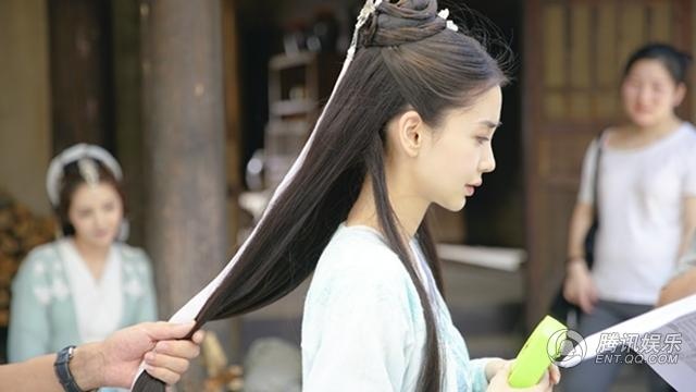 Angelababy mang thai van cuoi ngua anh 3