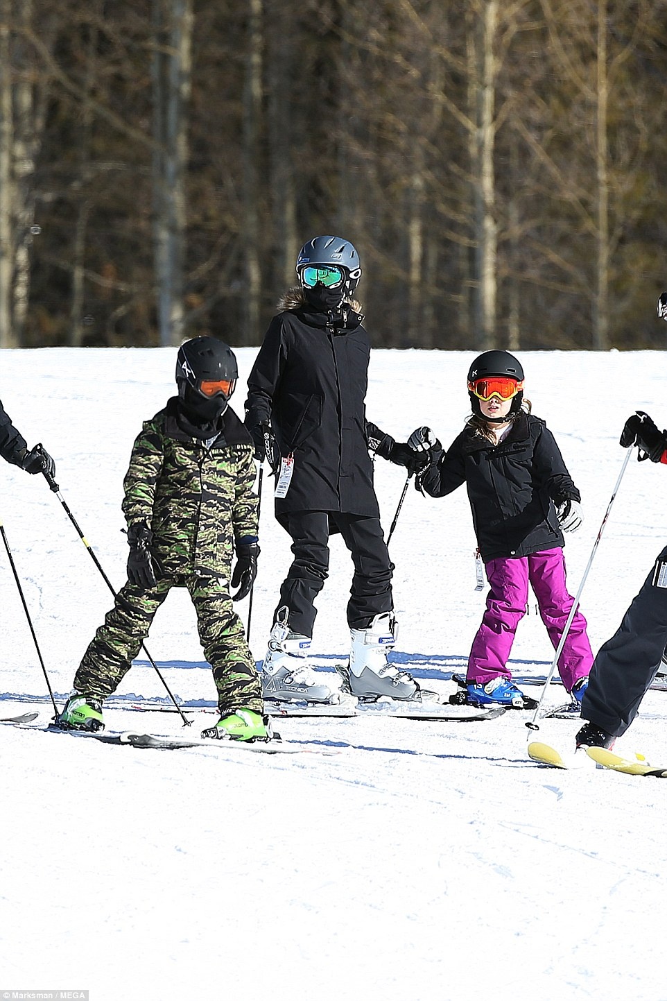 Angelina Jolie xuat hien sau ly hon anh 5