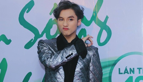 Son Tung gay chu y khi to son dam tren tham do Lan song xanh hinh anh