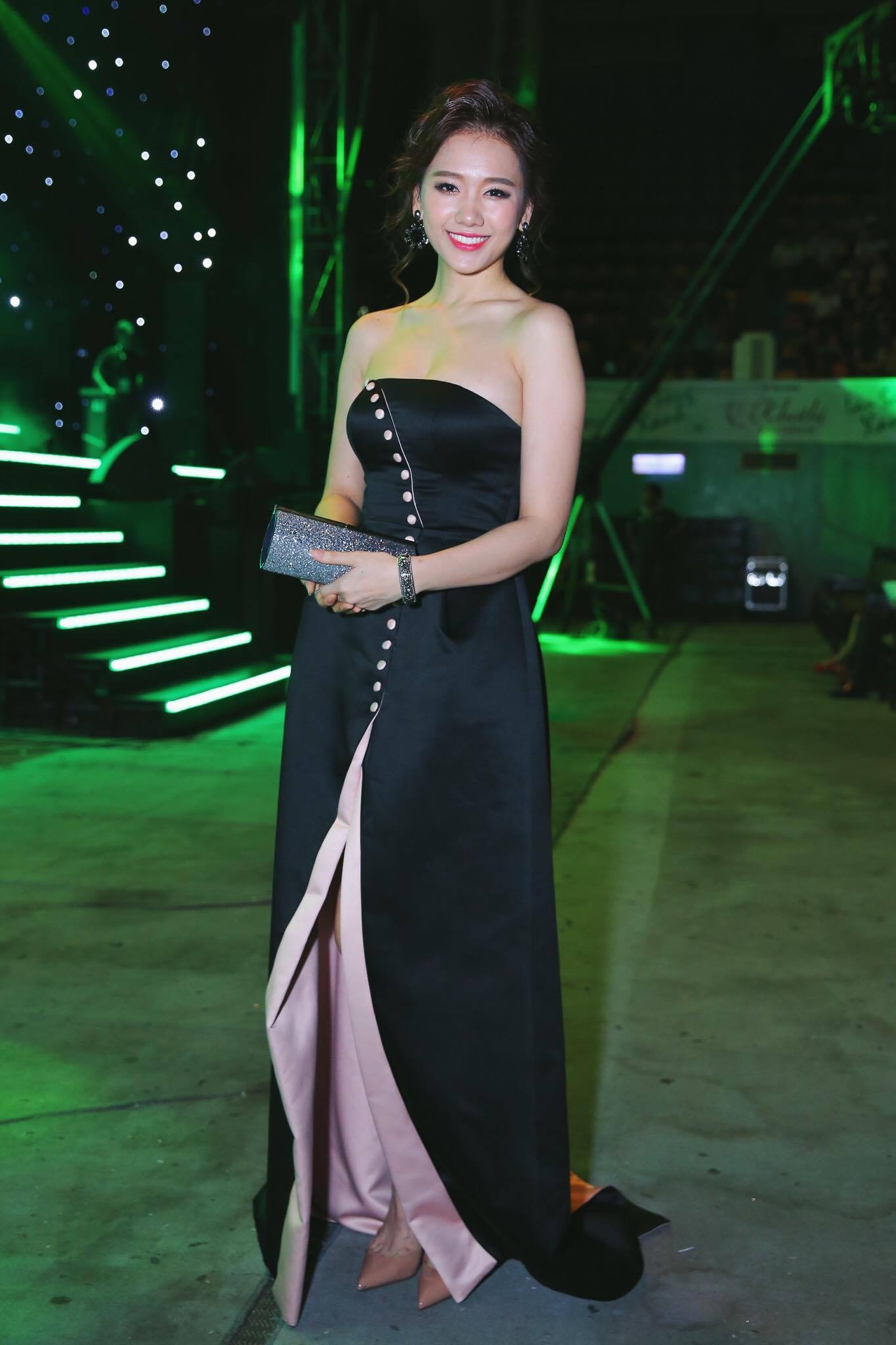 Sao Viet tren tham do Lan song xanh anh 6