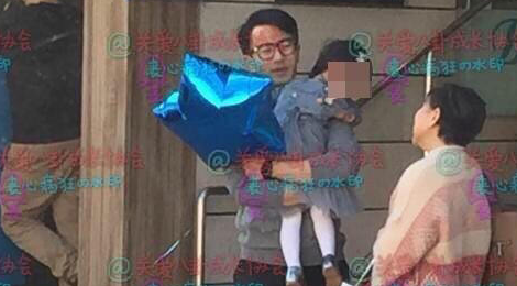 Luu Khai Uy mot minh trong con dip ky niem 3 nam ngay cuoi hinh anh