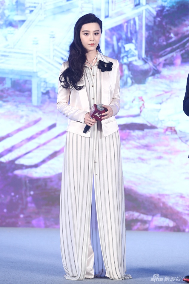 Phan Nghinh Tu tre trung ben Pham Bang Bang anh 6