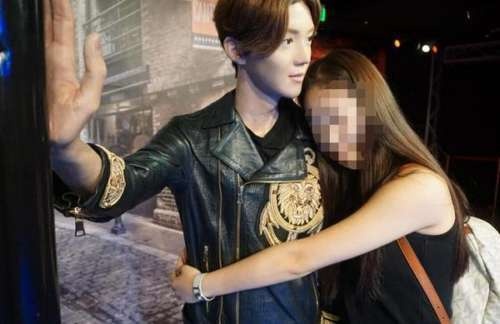 Tuong sap Luhan bi loat fan nu xam pham anh 2