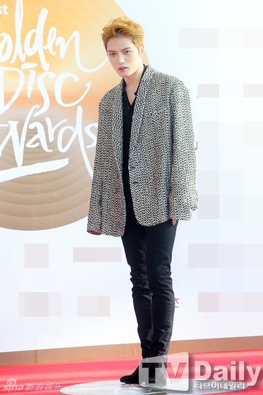 Dan sao Han xuat hien tren tham do dau nam anh 8