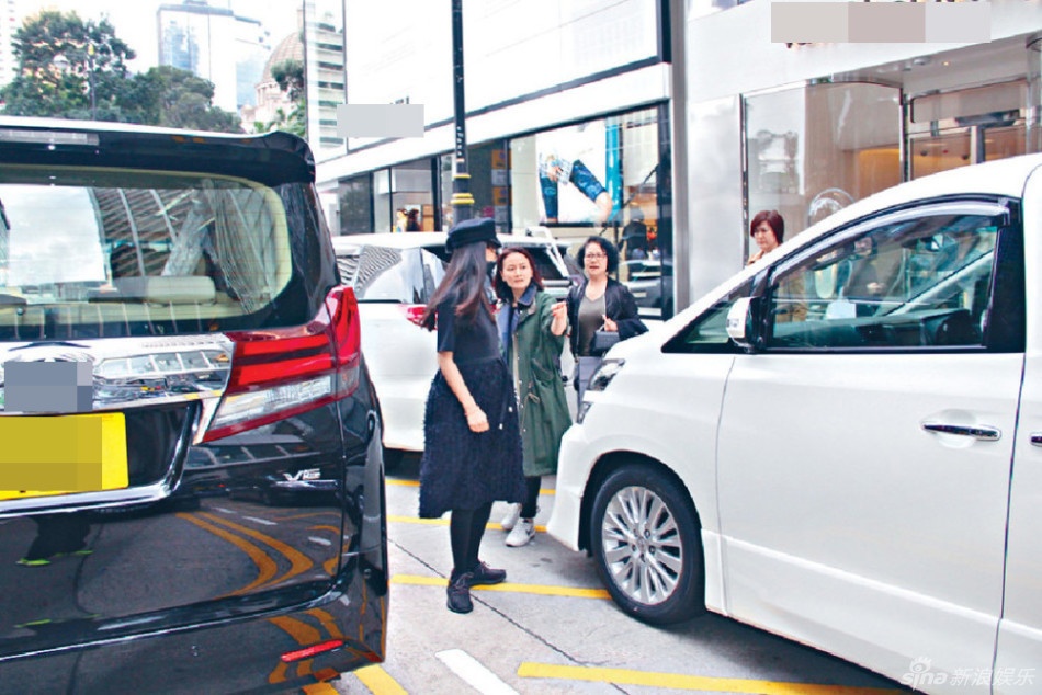 Angelababy tranh thu mua sam truoc ngay sinh anh 1