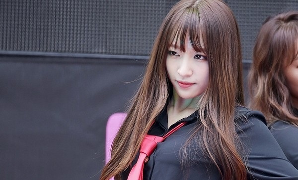 Sao nu Han Quoc mac benh vi su dung giay cao got hinh anh