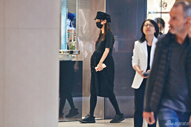 Vo chong Angelababy,  Huynh Hieu Minh don con dau anh 1