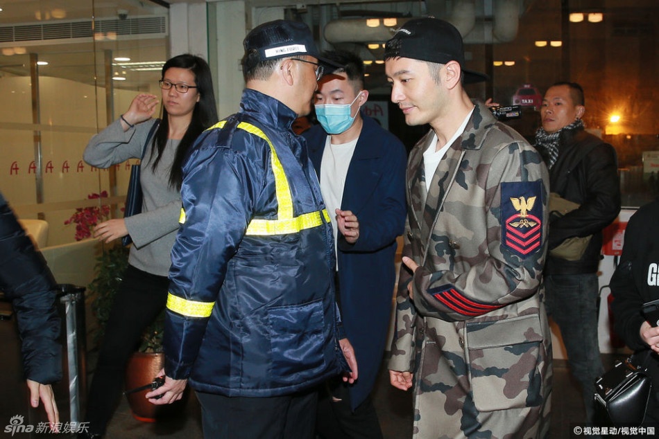 Huynh Hieu Minh xuat hien tieu tuy sau khi vo sinh anh 6