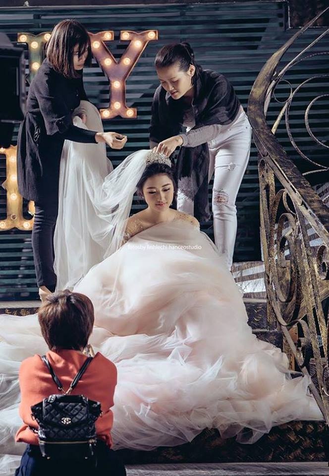 Vay cuoi hon nua ty dong cua hoa hau Thu Ngan anh 7