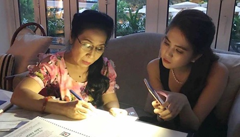 Ngoc Trinh bi to cai nguoi 'bom gia' sieu SIM 18 ty dong hinh anh