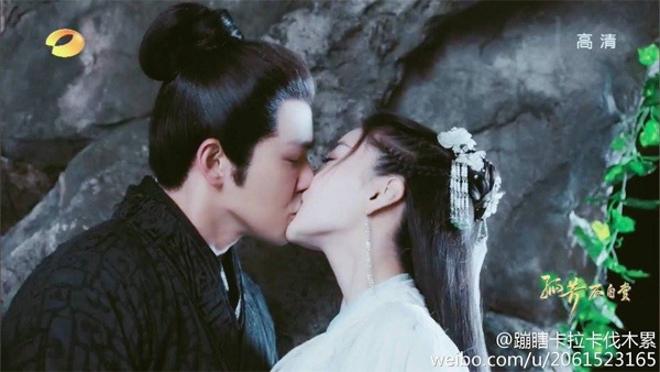 Chung Han Luong nho dong the trong canh nong voi Angelababy hinh anh