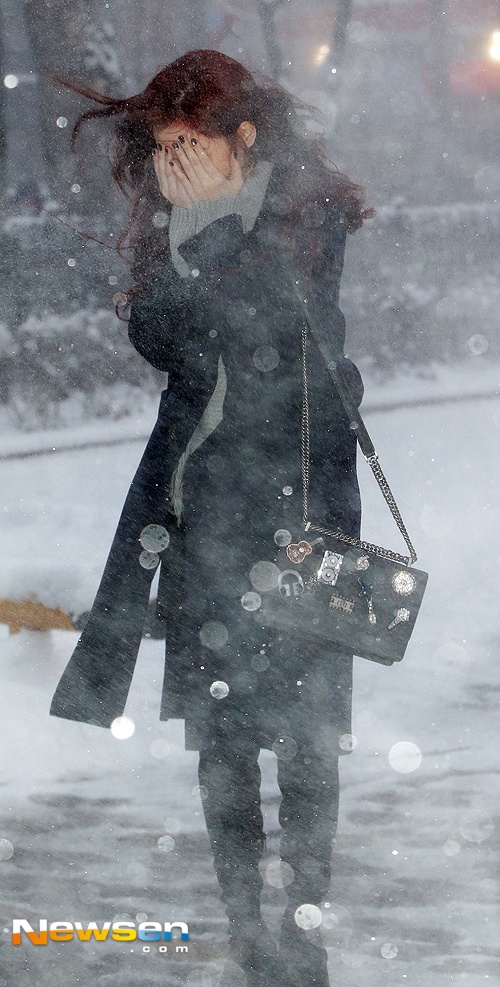 Sao Han tao dang giua troi mua tuyet anh 3