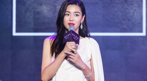 Mac sang trong, giau khuyet diem nhu ba hoang showbiz Han hinh anh