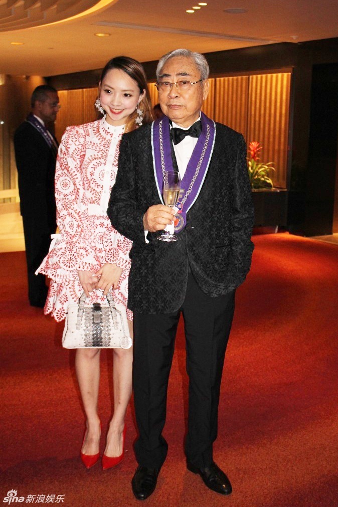 Người đẹp TVB bị đại gia 80 tuổi bỏ rơi ảnh 1 Nguoi dep TVB bi dai gia 80 tuoi bo roi anh 1