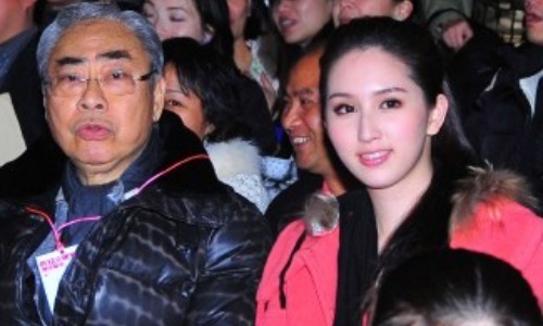 Giai nhan 29 tuoi cua Trung Quoc bi dai gia 80 tuoi bo roi hinh anh