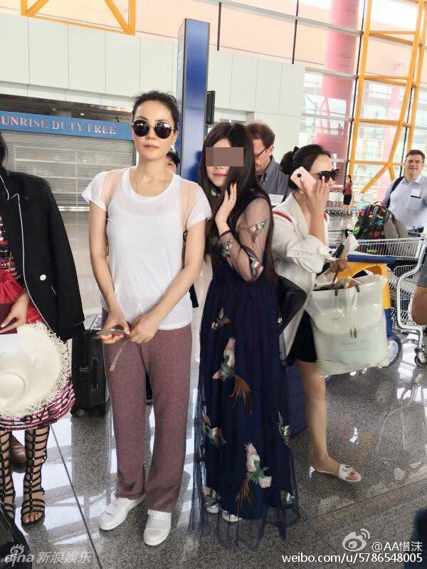 Thoi trang xue xoa cua diva tuoi ga Vuong Phi anh 6