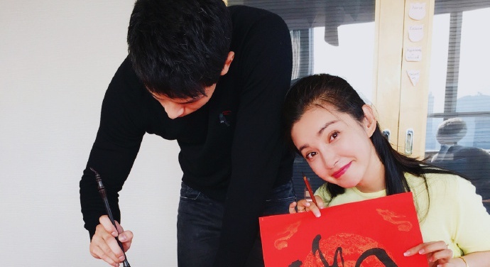 Ly Bang Bang khoe anh hanh phuc ben ban trai kem 15 tuoi hinh anh