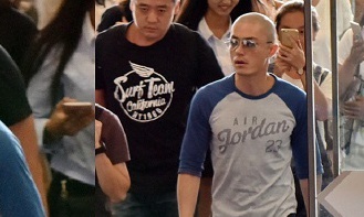 Hoac Kien Hoa chi nghi 3 ngay don Tet voi Lam Tam Nhu va con hinh anh