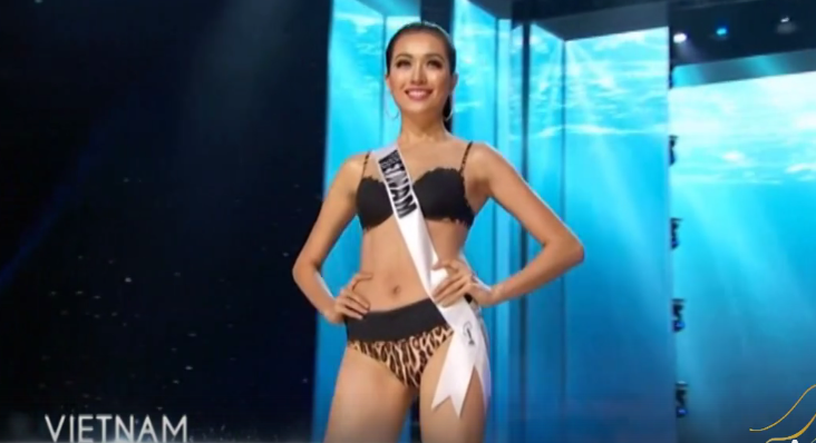 Clip tong hop phan trinh dien cua Le Hang tai Hoa hau Hoan vu 2016 hinh anh