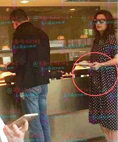 Triệu Vy nghi vấn mang thai vì vòng 2 to ảnh 2 Trieu Vy nghi van mang thai vi vong 2 to anh 2