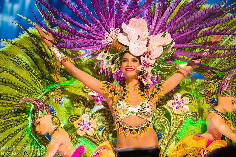 Quoc phuc la cua Le Hang lot Top 4 trang phuc dep anh 6