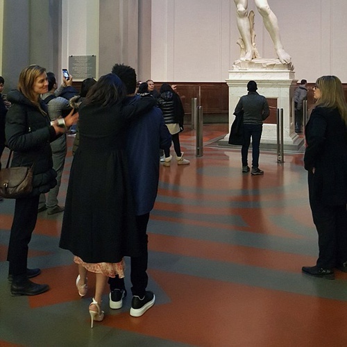 Selena Gomez cong khai au yem The Weeknd tai Italy anh 5