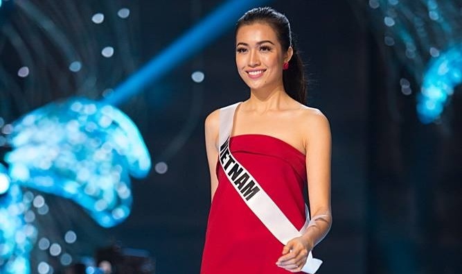 Le Hang noi bat khi tong duyet truoc chung ket Miss Universe hinh anh