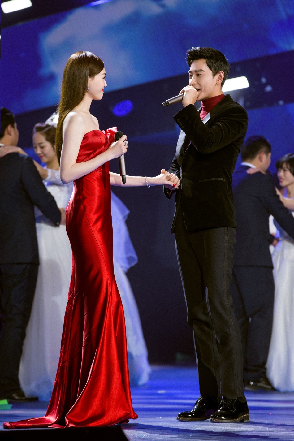 Duong Yen va La Tan hat tinh cam tren truyen hinh anh 3