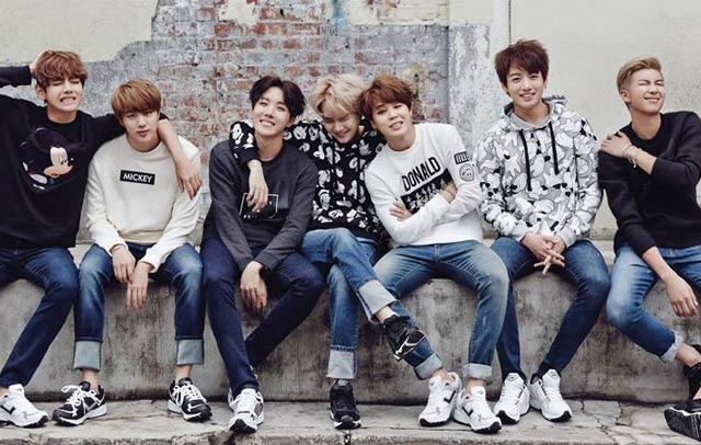 MC truyen hinh xin loi vi phat ngon 'dim hang' EXO truoc BTS hinh anh