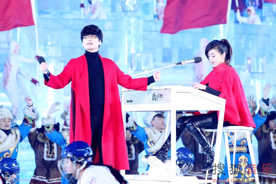 Ca si Trung Quoc bi tai nan tren san khau anh 1