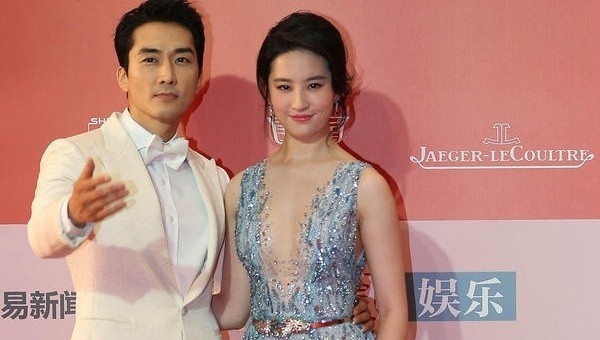 Song Seung Hun lap lung chuyen sap cuoi Luu Diec Phi hinh anh